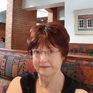 Meet your Posher, Joanie